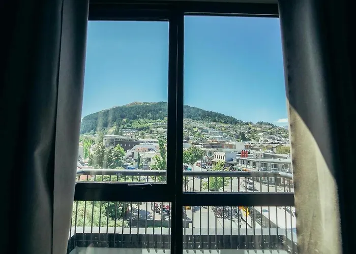 Base Backpackers Queenstown