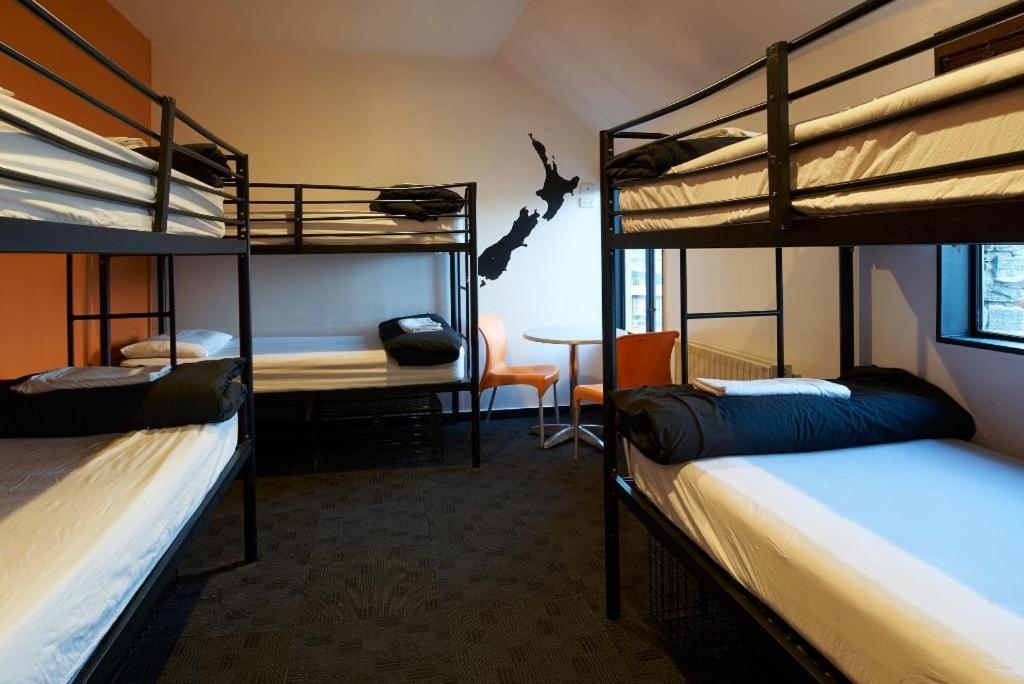 Hostel Base Backpackers