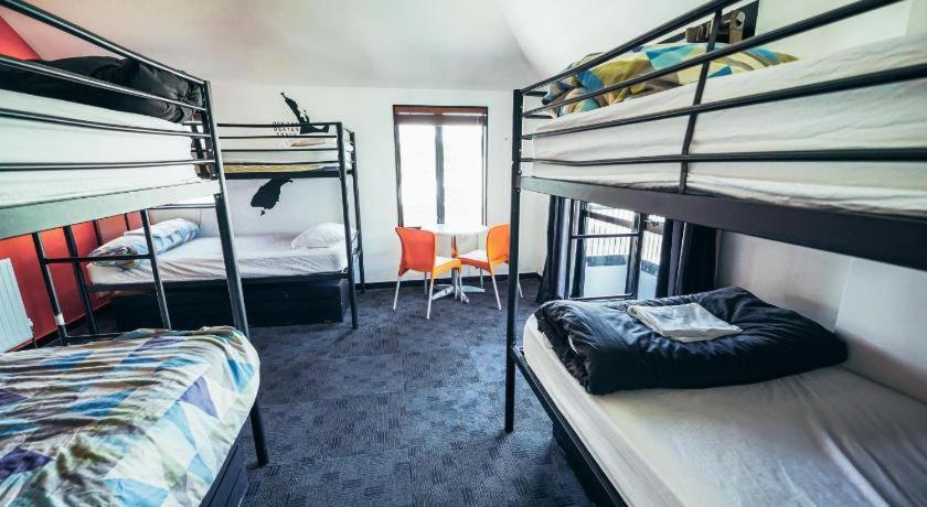 Hostel Base Backpackers