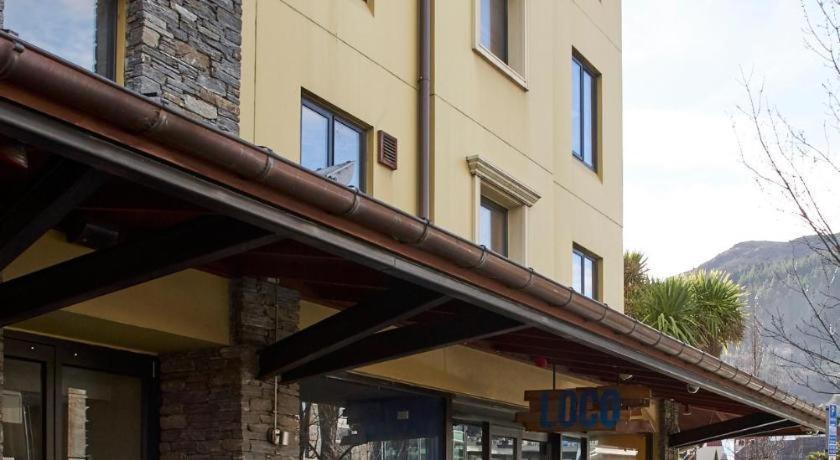 Base Backpackers * Queenstown